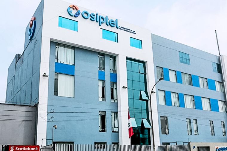 Sede del OSIPTEL, regulador de las telecomunicaciones, en Lima